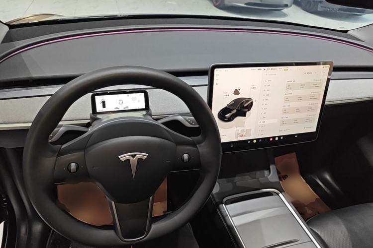 Used Tesla Model Y 2024 Rear-Wheel-Drive Version Center Console