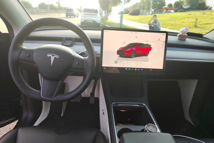 Used Tesla Model Y 2024 Rear-Wheel-Drive Version Center Console