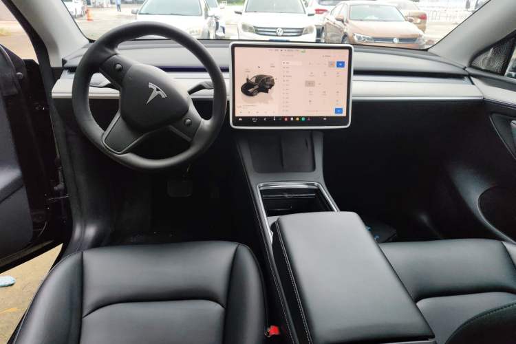 Used Tesla Model Y 2024 Rear-Wheel-Drive Version Center Console