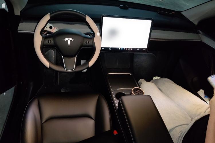 Used Tesla Model Y 2024 Rear-Wheel-Drive Version Center Console