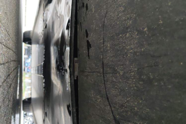 Used Tesla Model Y 2024 Long-Range All-Wheel-Drive Version Chassis Front