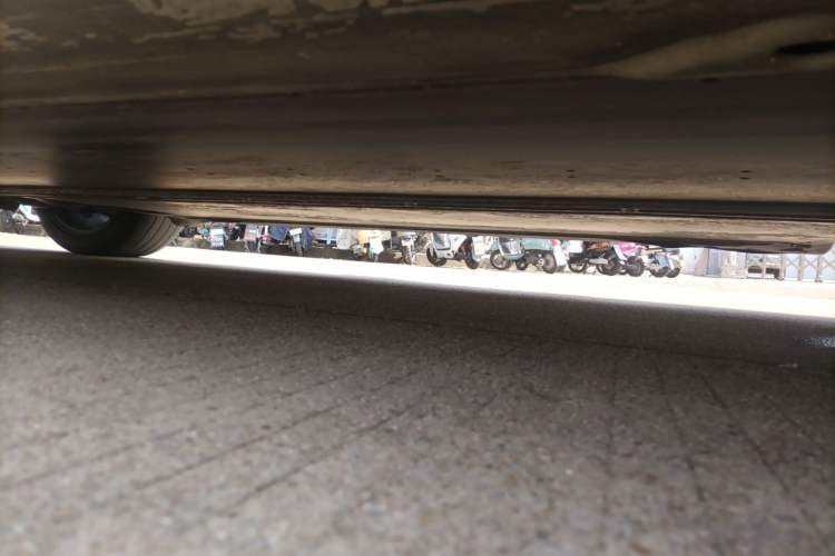 Used Tesla Model Y 2024 Long-Range All-Wheel-Drive Version Chassis Front Right