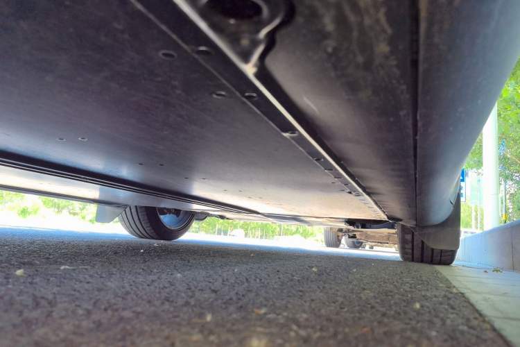 Used Tesla Model Y 2024 Long-Range All-Wheel-Drive Version Chassis Rear Right