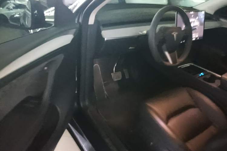 Used Tesla Model Y 2024 Rear-Wheel-Drive Version Driver Seat