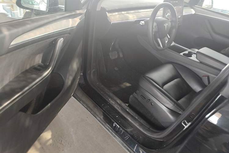 Used Tesla Model Y 2024 Rear-Wheel-Drive Version Driver Seat