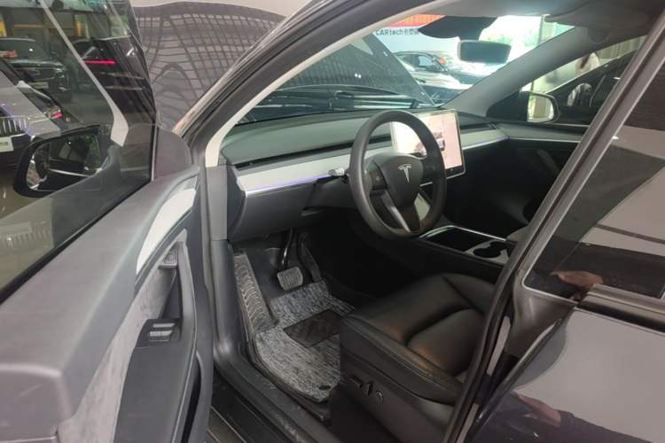 Used Tesla Model Y 2024 Rear-Wheel-Drive Version Driver Seat