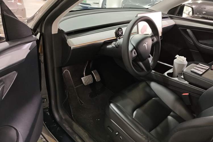 Used Tesla Model Y 2024 Rear-Wheel-Drive Version Driver Seat