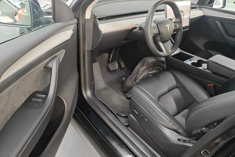 Used Tesla Model Y 2024 Rear-Wheel-Drive Version Driver Seat