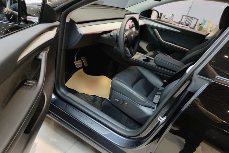 Used Tesla Model Y 2024 Long-Range All-Wheel-Drive Version Driver Seat