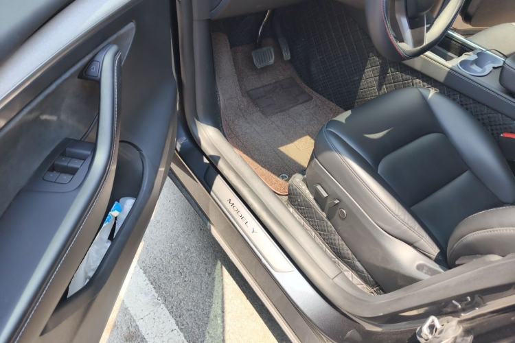 Used Tesla Model Y 2024 Rear-Wheel-Drive Version Driver Seat