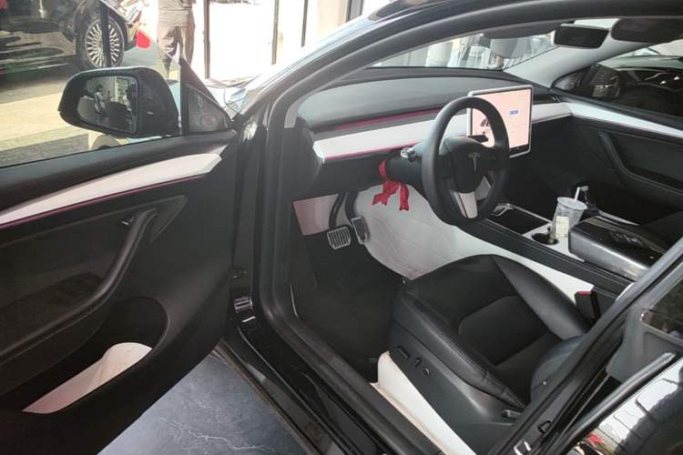 Used Tesla Model Y 2024 Rear-Wheel-Drive Version Driver Seat