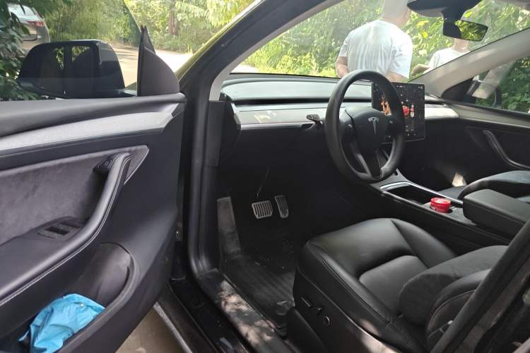 Used Tesla Model Y 2024 Rear-Wheel-Drive Version Driver Seat