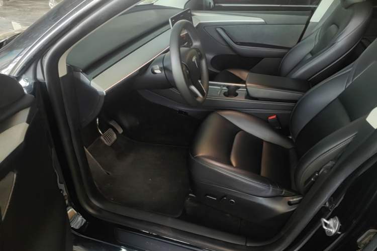 Used Tesla Model Y 2024 Rear-Wheel-Drive Version Driver Seat