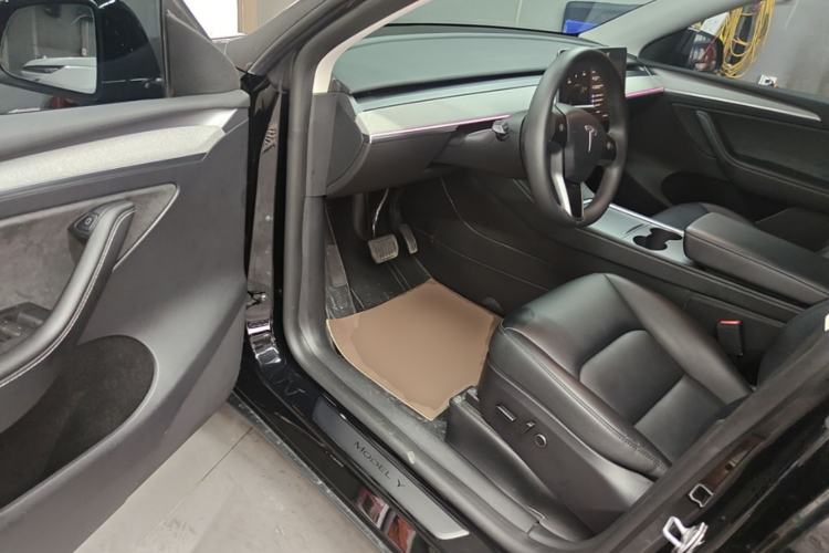 Used Tesla Model Y 2024 Rear-Wheel-Drive Version Driver Seat
