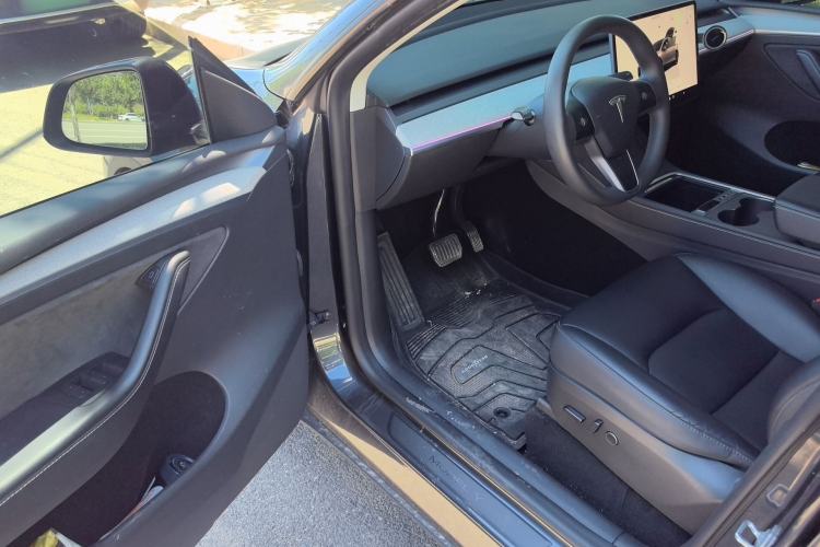 Used Tesla Model Y 2024 Long-Range All-Wheel-Drive Version Driver Seat