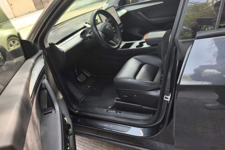 Used Tesla Model Y 2024 Rear-Wheel-Drive Version Driver Seat