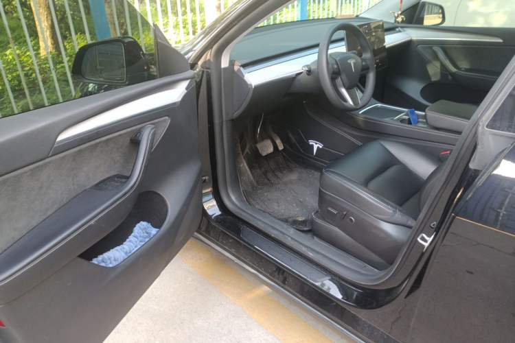 Used Tesla Model Y 2024 Rear-Wheel-Drive Version Driver Seat