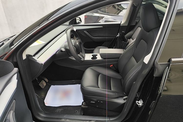 Used Tesla Model Y 2024 Long-Range All-Wheel-Drive Version Driver Seat