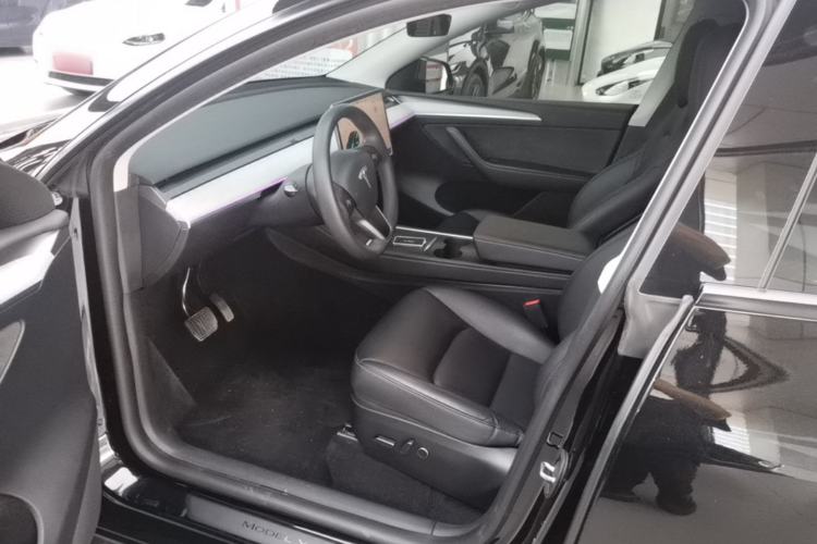 Used Tesla Model Y 2024 Rear-Wheel-Drive Version Driver Seat