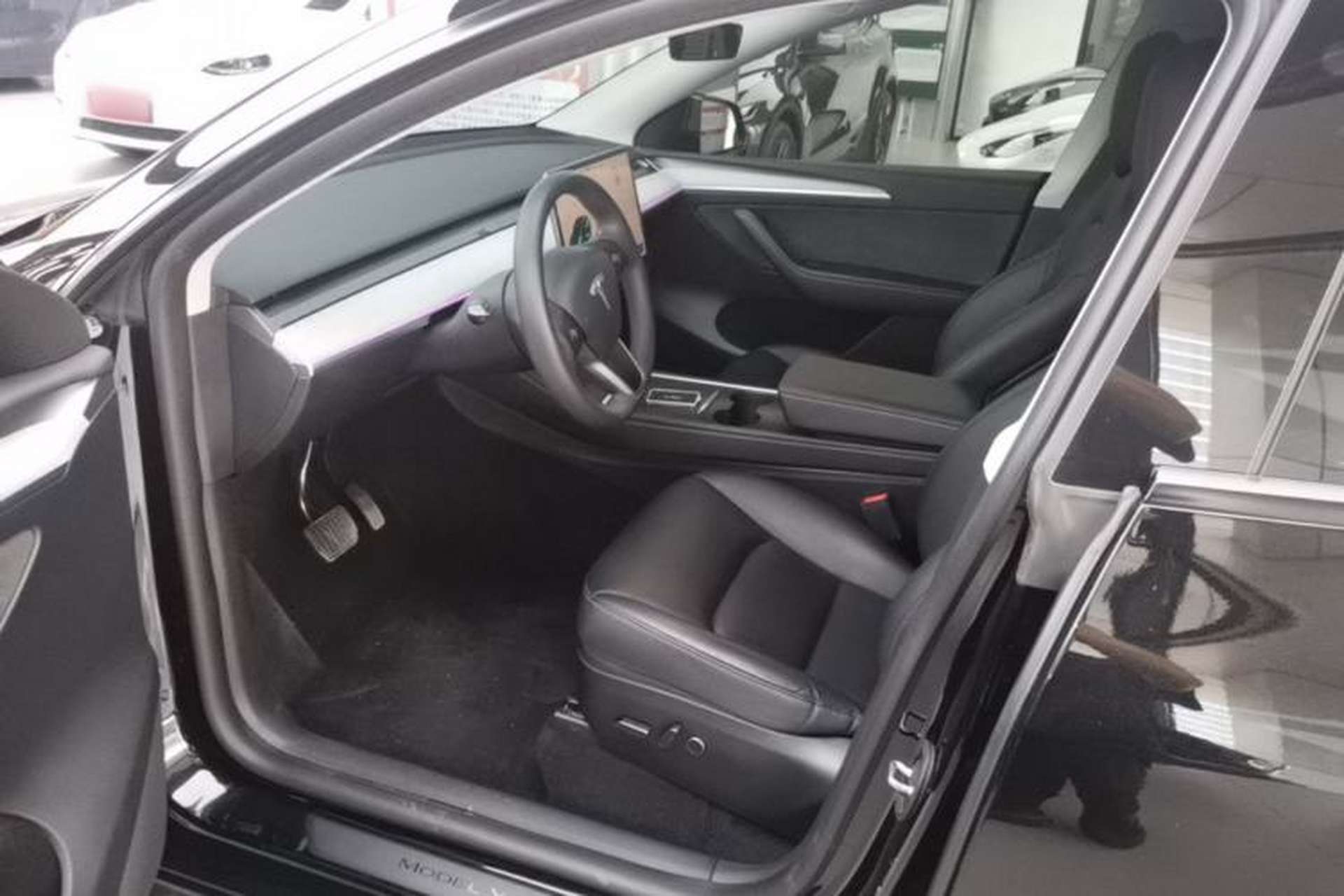 Used Tesla Model Y 2024 Rear-Wheel-Drive Version Driver Seat