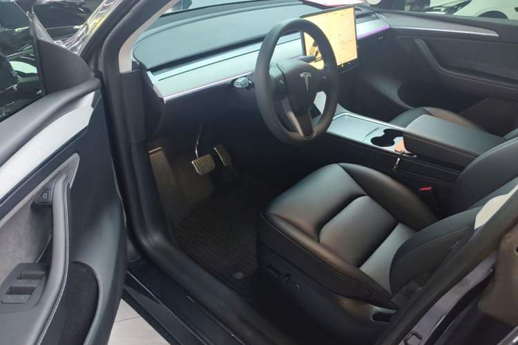 Used Tesla Model Y 2024 Rear-Wheel-Drive Version Driver Seat