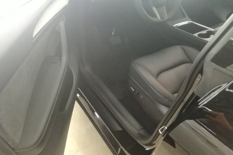 Used Tesla Model Y 2024 Rear-Wheel-Drive Version Driver Seat