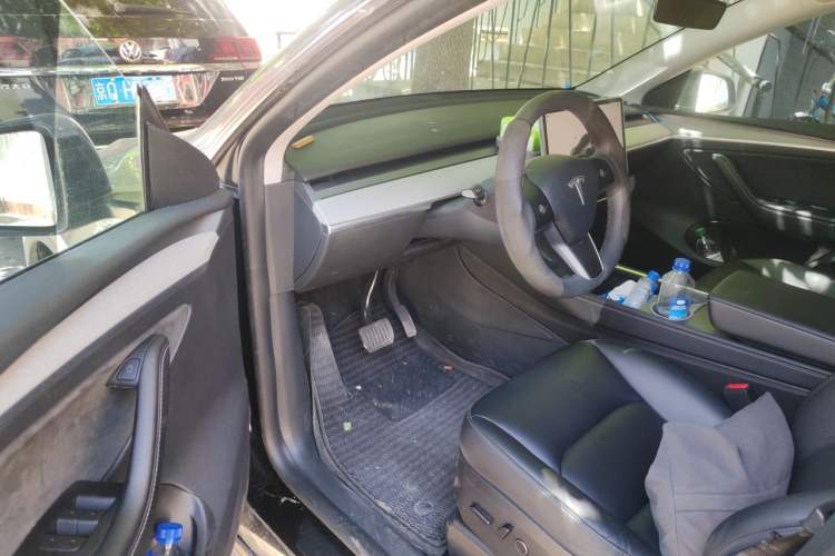 Used Tesla Model Y 2024 Long-Range All-Wheel-Drive Version Driver Seat