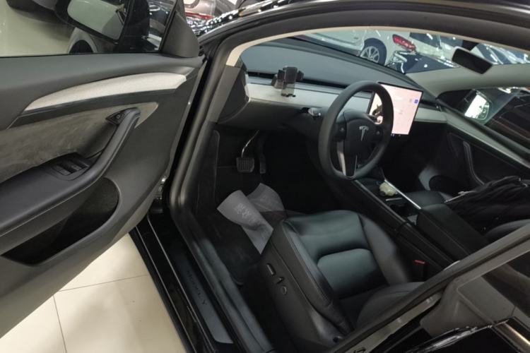 Used Tesla Model Y 2024 Long-Range All-Wheel-Drive Version Driver Seat