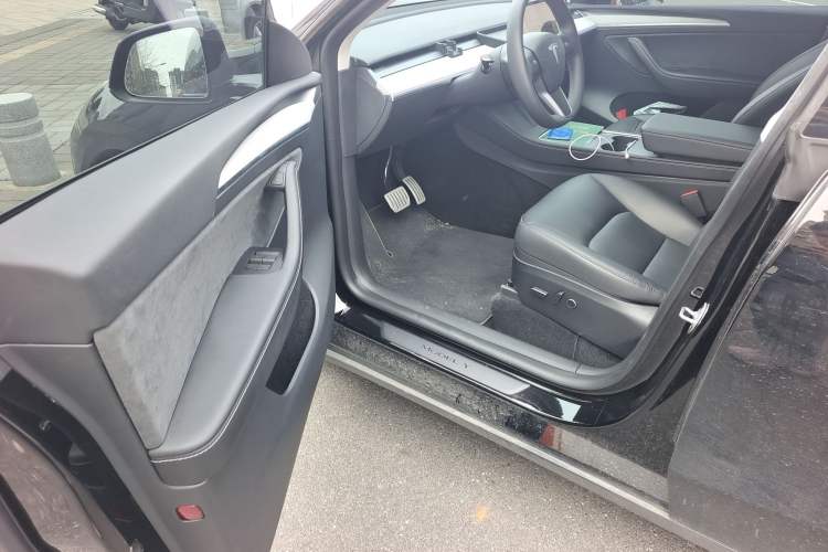 Used Tesla Model Y 2024 Performance High-Performance Edition Driver Seat