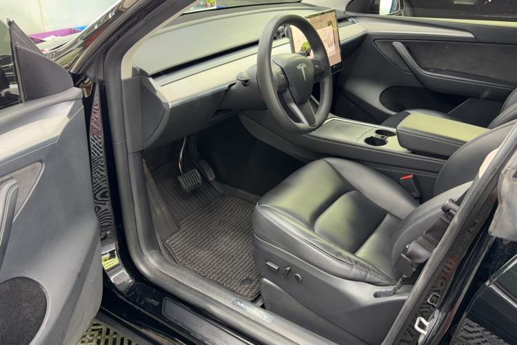Used Tesla Model Y 2024 Rear-Wheel-Drive Version Driver Seat