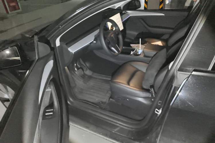Used Tesla Model Y 2024 Rear-Wheel-Drive Version Driver Seat