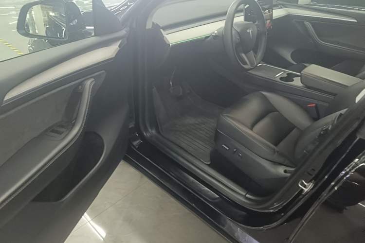 Used Tesla Model Y 2024 Rear-Wheel-Drive Version Driver Seat