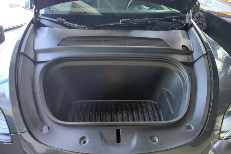 Used Tesla Model Y 2024 Rear-Wheel-Drive Version Engine Bay
