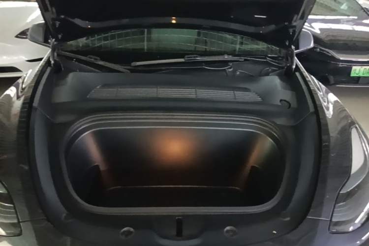 Used Tesla Model Y 2024 Rear-Wheel-Drive Version Engine Bay