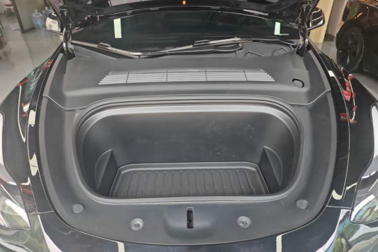 Used Tesla Model Y 2024 Rear-Wheel-Drive Version Engine Bay