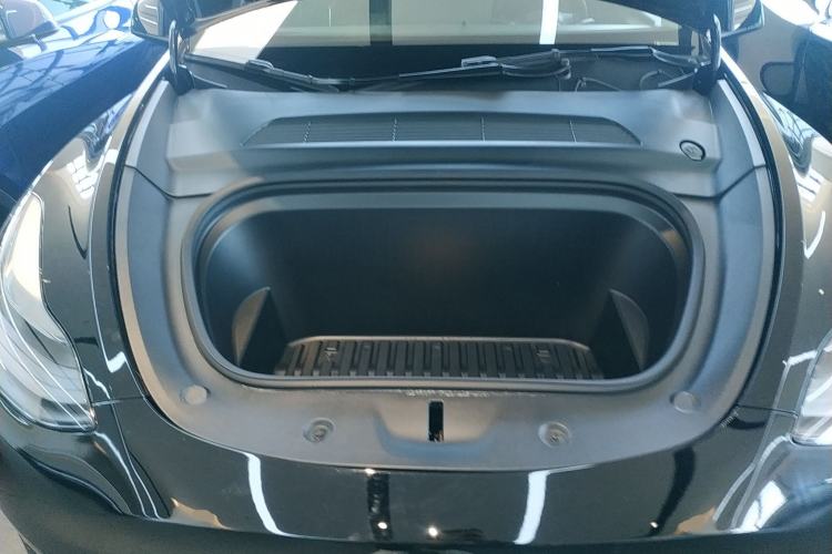 Used Tesla Model Y 2024 Rear-Wheel-Drive Version Engine Bay
