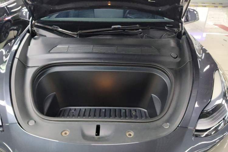 Used Tesla Model Y 2024 Rear-Wheel-Drive Version Engine Bay