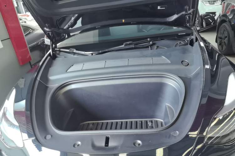Used Tesla Model Y 2024 Rear-Wheel-Drive Version Engine Bay