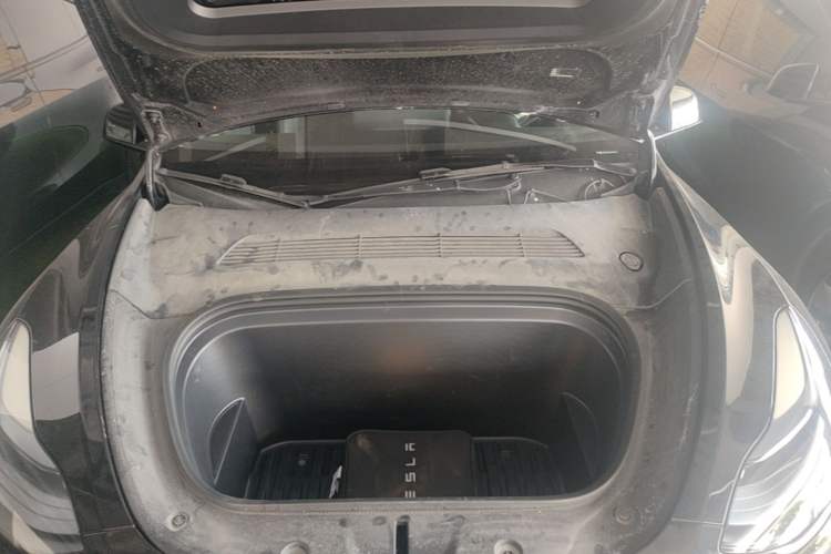 Used Tesla Model Y 2024 Rear-Wheel-Drive Version Engine Bay