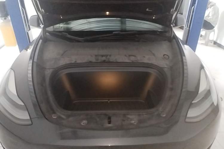 Used Tesla Model Y 2024 Rear-Wheel-Drive Version Engine Bay