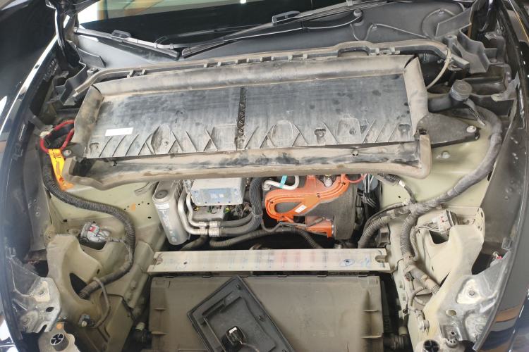 Used Tesla Model Y 2024 Rear-Wheel-Drive Version Engine Bay