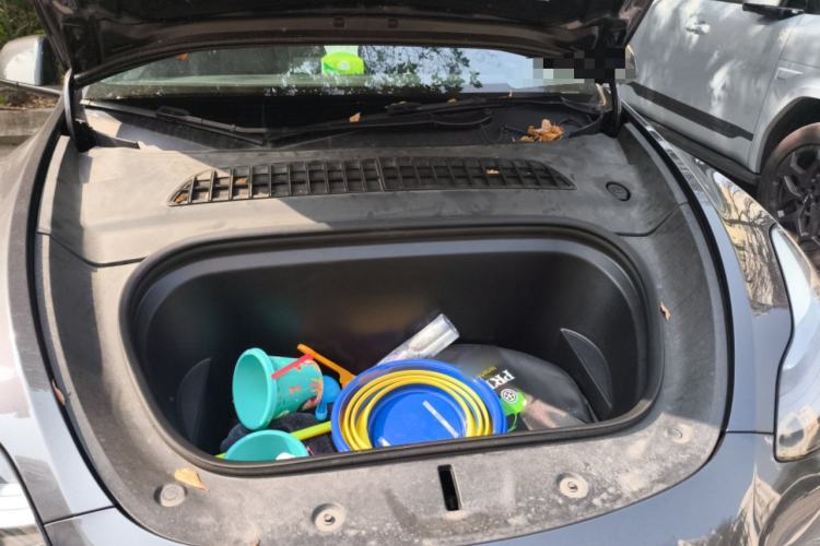 Used Tesla Model Y 2024 Rear-Wheel-Drive Version Engine Bay