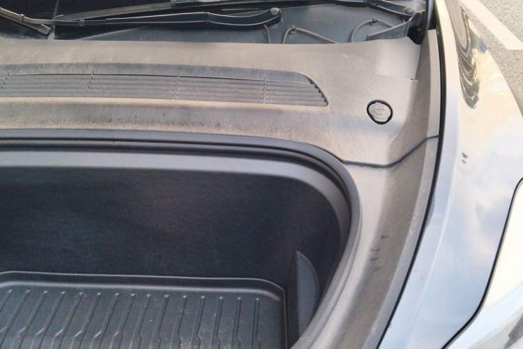 Used Tesla Model Y 2024 Rear-Wheel-Drive Version Engine Bay Left
