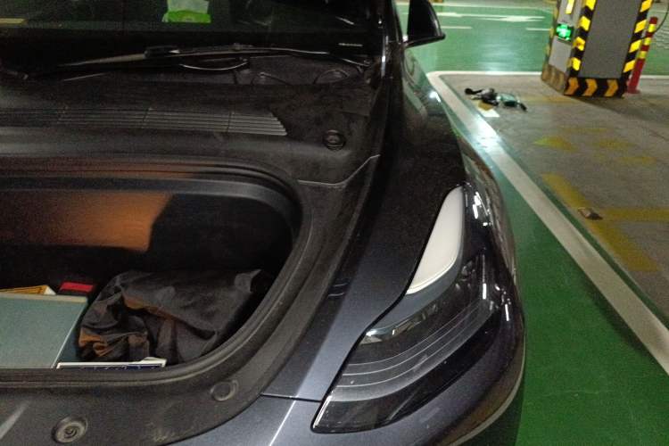 Used Tesla Model Y 2024 Rear-Wheel-Drive Version Engine Bay Left