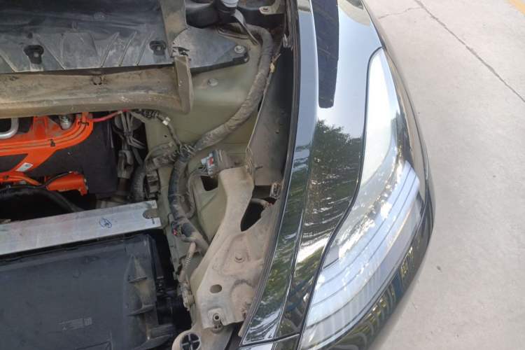 Used Tesla Model Y 2024 Rear-Wheel-Drive Version Engine Bay Left