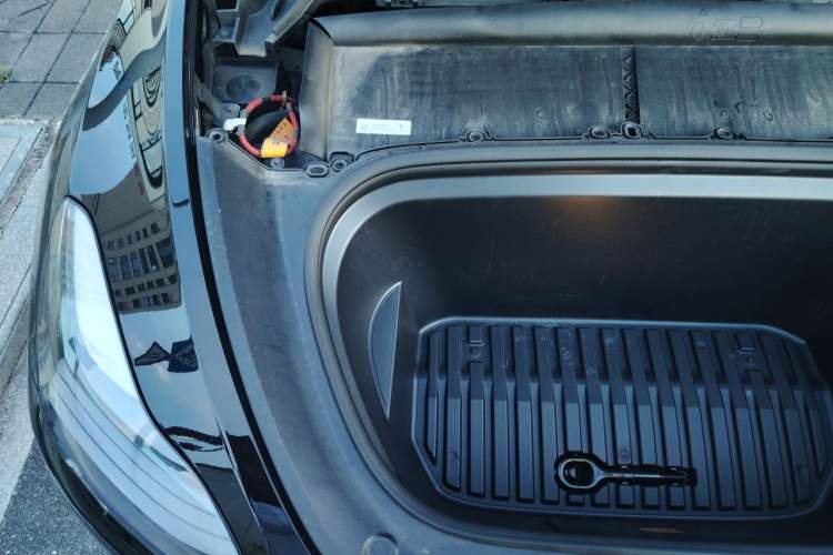 Used Tesla Model Y 2024 Performance High-Performance Edition Engine Bay Right