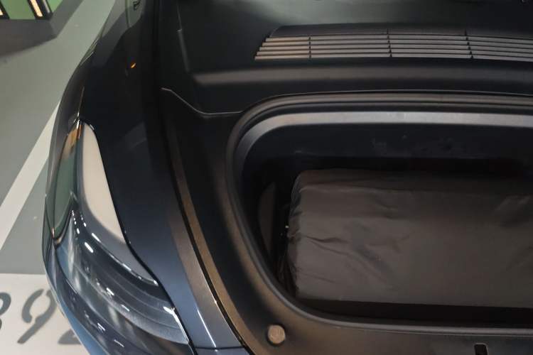 Used Tesla Model Y 2024 Rear-Wheel-Drive Version Engine Bay Right