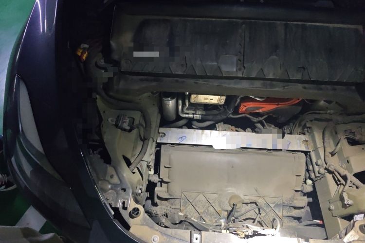 Used Tesla Model Y 2024 Rear-Wheel-Drive Version Engine Bay Right