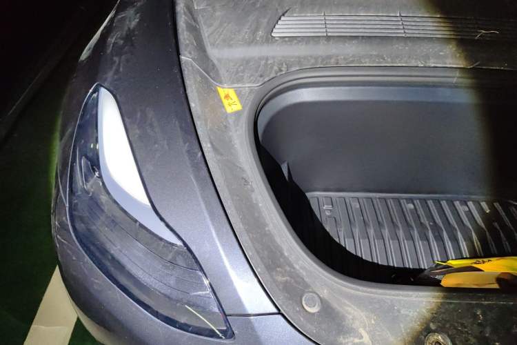 Used Tesla Model Y 2024 Rear-Wheel-Drive Version Engine Bay Right