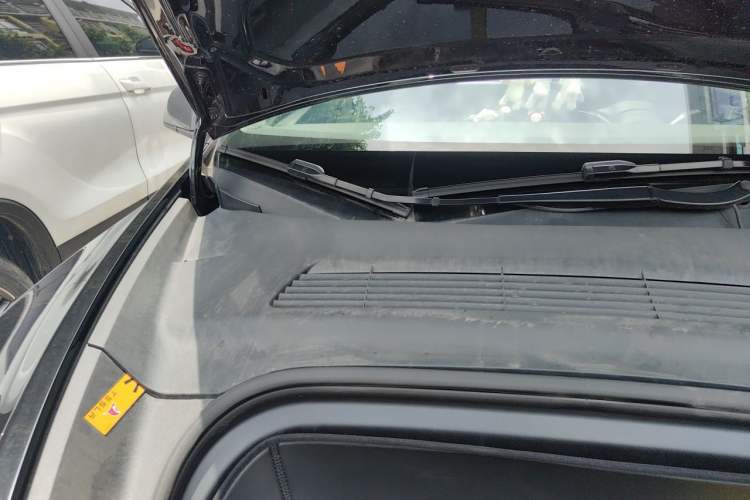 Used Tesla Model Y 2024 Rear-Wheel-Drive Version Engine Bay Right